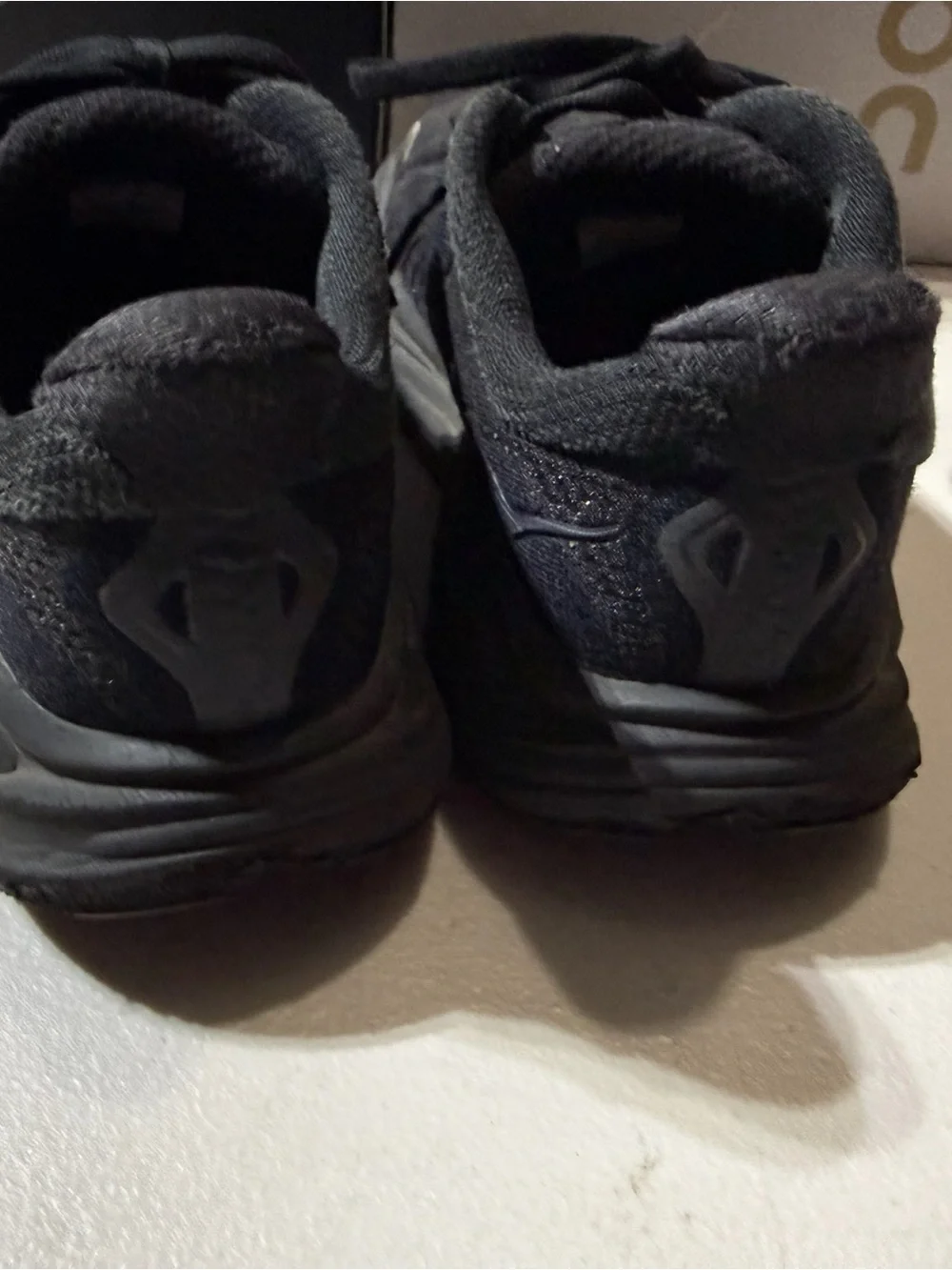 GUC Black Hoka One One Y Clifton 10 Big Kids Running Shoes Size 4MD